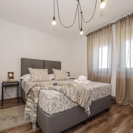 Jimmy * Starigrad-Paklenica