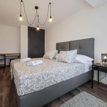 Jimmy Starigrad-Paklenica