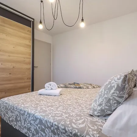 Jimmy ヴィラ スタリグラード