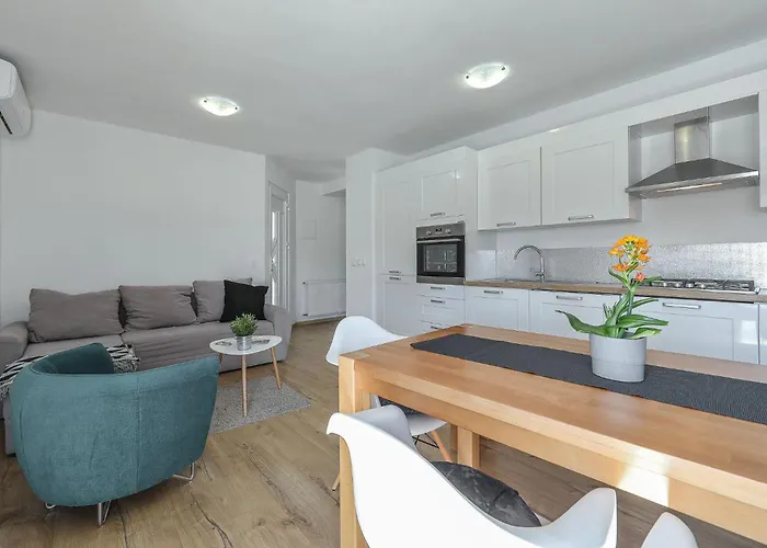 Jimmy Стариград-Пакленица