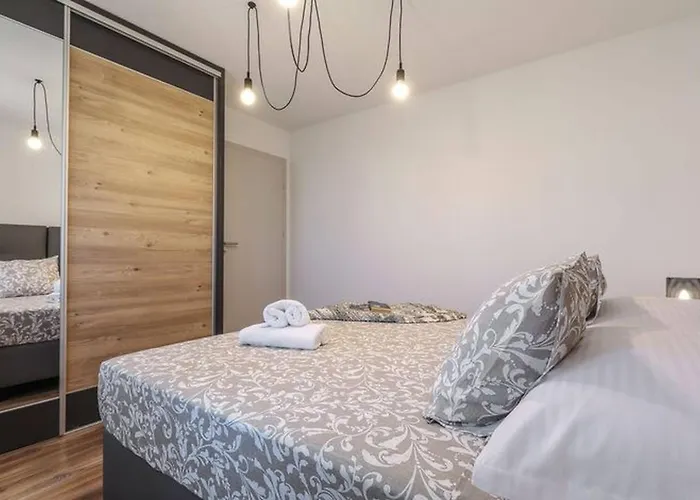 Villa Jimmy Starigrad Paklenica